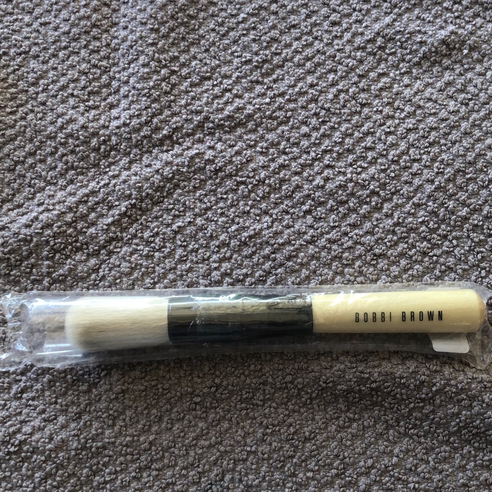 BOBBI BROWN Face Blender Brush NWT